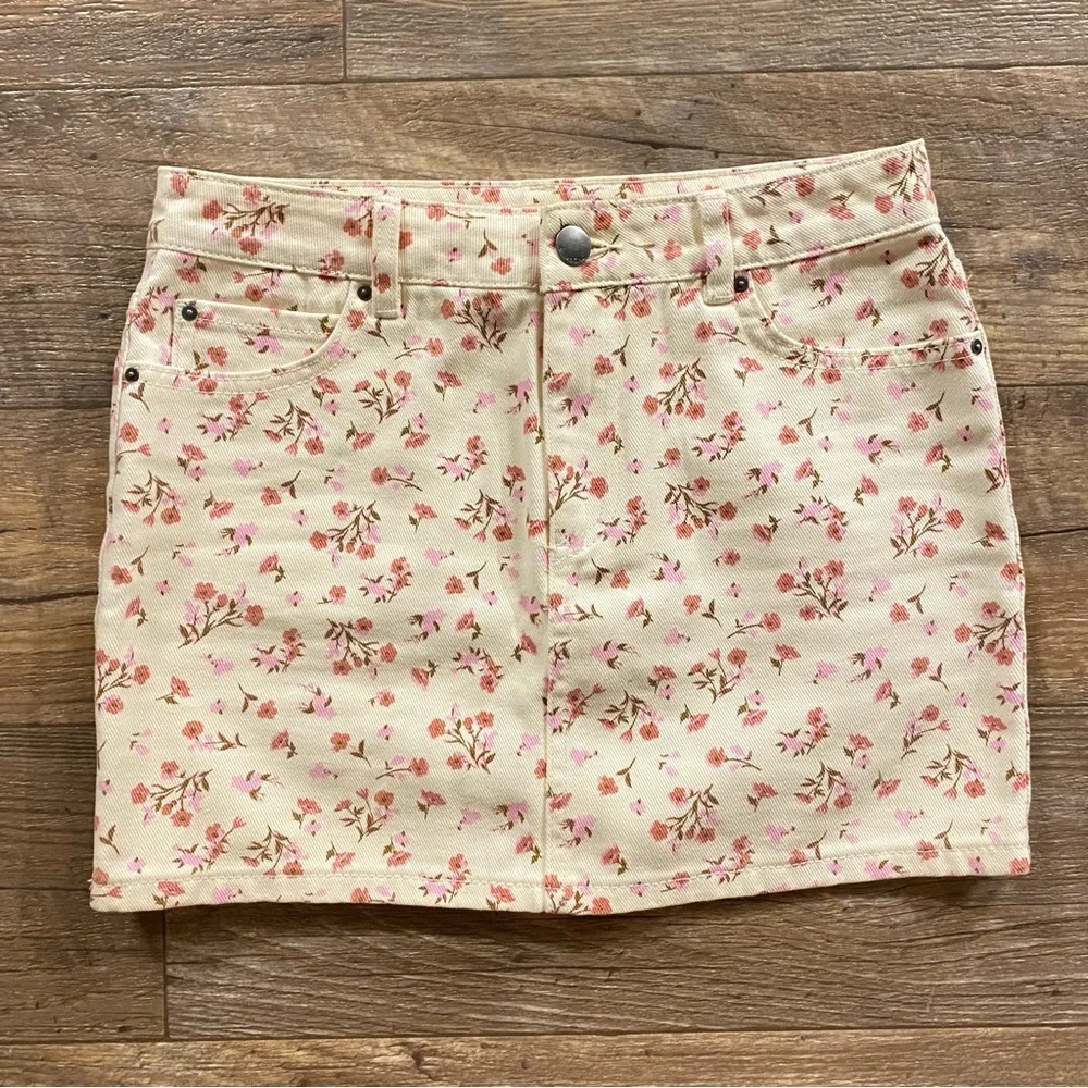 Billabong Girls’ Floral Denim Cream Mini Skirt
